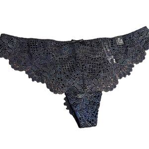 Etam Womens Lace Keyhole Thong Bikini Panty Black Opalescent Size 40 Medium NWOT